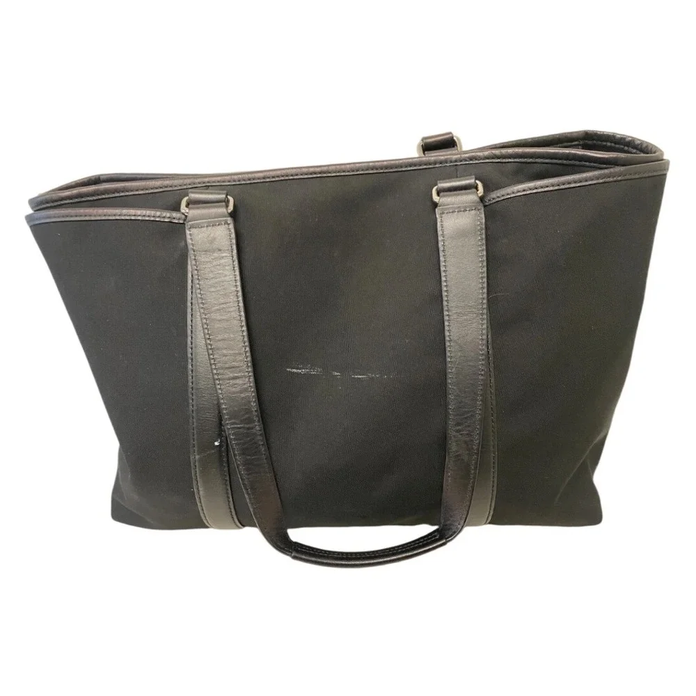Coach Black Nylon Leather Trim Tote Bag Classic Style Zipper‎ Top